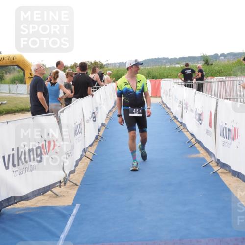 22.06.2025 - Viking Triathlon MichiJ http://msf.ph/oto/8110026 22.06.2025 16:22:05 Ziel 418 meine-sportfotos.de