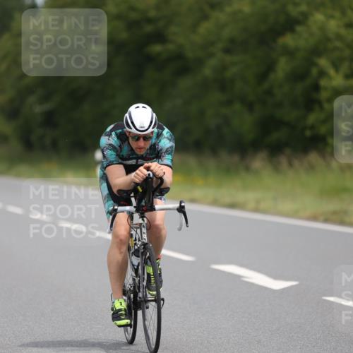 22.06.2025 - Viking Triathlon Yannick Fuchs http://msf.ph/oto/8110029 22.06.2025 12:14:56 Radfahren 72, 329, 353, 376, 411, 433, 553 meine-sportfotos.de
