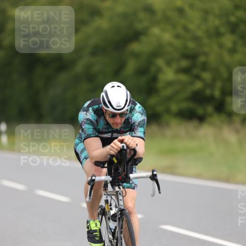 22.06.2025 - Viking Triathlon Yannick Fuchs http://msf.ph/oto/8110058 22.06.2025 12:14:56 Radfahren 72, 329, 353, 376, 411, 433, 553 meine-sportfotos.de