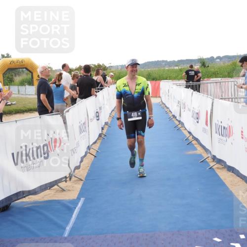 22.06.2025 - Viking Triathlon MichiJ http://msf.ph/oto/8110077 22.06.2025 16:22:06 Ziel 418 meine-sportfotos.de