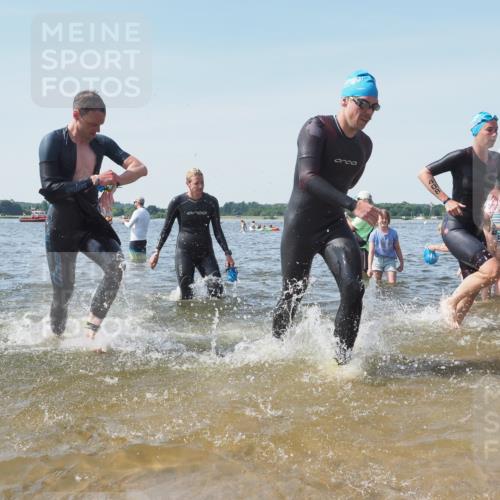 22.06.2025 - Viking Triathlon KatJ http://msf.ph/oto/8110083 22.06.2025 10:39:07 Schwimmen 40, 57, 79, 148, 181, 182, 185, 276, 295, 351, 386, 408, 416, 451, 536, 654 meine-sportfotos.de