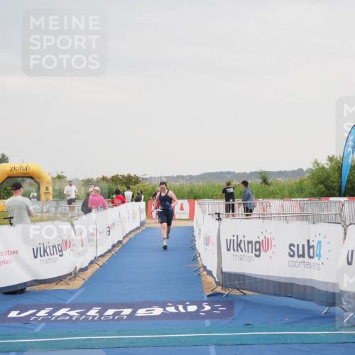 22.06.2025 - Viking Triathlon MichiJ http://msf.ph/oto/8110094 22.06.2025 16:39:17 Ziel 140 meine-sportfotos.de
