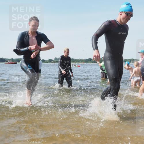22.06.2025 - Viking Triathlon KatJ http://msf.ph/oto/8110119 22.06.2025 10:39:08 Schwimmen 40, 57, 79, 148, 181, 182, 185, 276, 295, 351, 386, 408, 416, 451, 536, 654 meine-sportfotos.de