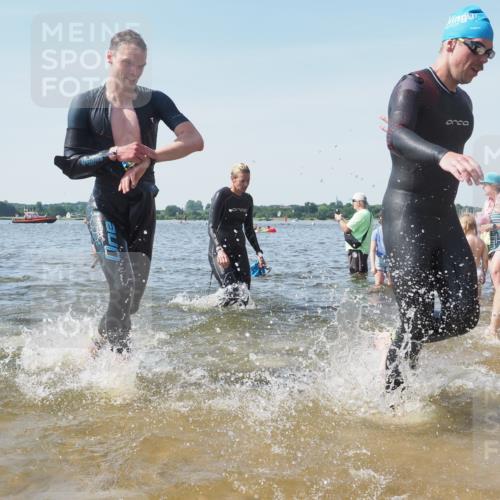 22.06.2025 - Viking Triathlon KatJ http://msf.ph/oto/8110132 22.06.2025 10:39:08 Schwimmen 40, 57, 79, 148, 181, 182, 185, 276, 295, 351, 386, 408, 416, 451, 536, 654 meine-sportfotos.de