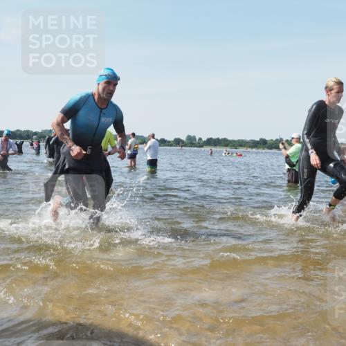 22.06.2025 - Viking Triathlon KatJ http://msf.ph/oto/8110163 22.06.2025 10:39:10 Schwimmen 79, 148, 181, 182, 185, 238, 276, 295, 351, 386, 408, 416, 451, 536, 654 meine-sportfotos.de