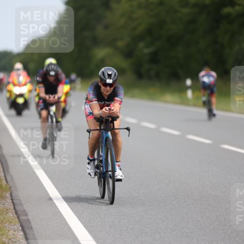 22.06.2025 - Viking Triathlon Yannick Fuchs http://msf.ph/oto/8110192 22.06.2025 12:15:01 Radfahren 72, 376, 433, 553, 555 meine-sportfotos.de