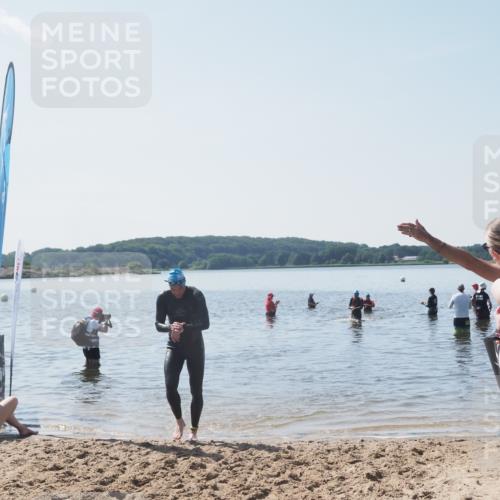22.06.2025 - Viking Triathlon MichiJ http://msf.ph/oto/8110197 22.06.2025 10:59:19 Schwimmen 222, 459, 476 meine-sportfotos.de