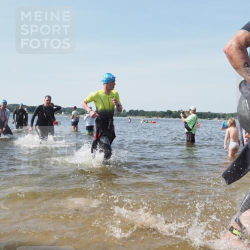 22.06.2025 - Viking Triathlon KatJ http://msf.ph/oto/8110223 22.06.2025 10:39:11 Schwimmen 79, 148, 181, 182, 185, 238, 276, 295, 351, 386, 408, 451, 536, 654 meine-sportfotos.de