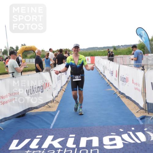 22.06.2025 - Viking Triathlon MichiJ http://msf.ph/oto/8110225 22.06.2025 16:22:07 Ziel 418 meine-sportfotos.de