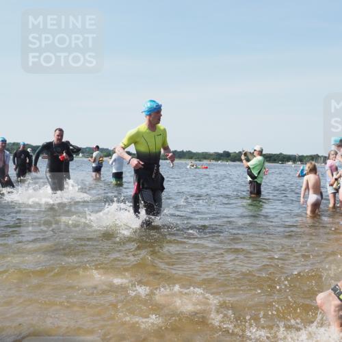 22.06.2025 - Viking Triathlon KatJ http://msf.ph/oto/8110233 22.06.2025 10:39:11 Schwimmen 79, 148, 181, 182, 185, 238, 276, 295, 351, 386, 408, 451, 536, 654 meine-sportfotos.de