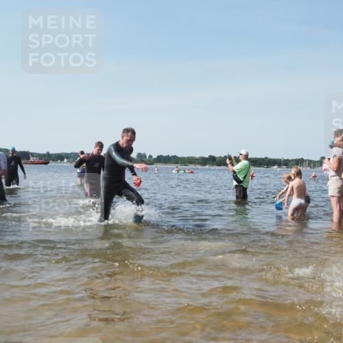 22.06.2025 - Viking Triathlon KatJ http://msf.ph/oto/8110289 22.06.2025 10:39:13 Schwimmen 79, 83, 148, 181, 182, 195, 238, 276, 295, 351, 386, 451, 536, 654 meine-sportfotos.de