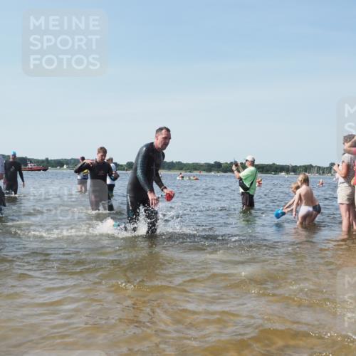 22.06.2025 - Viking Triathlon KatJ http://msf.ph/oto/8110298 22.06.2025 10:39:13 Schwimmen 79, 83, 148, 181, 182, 195, 238, 276, 295, 351, 386, 451, 536, 654 meine-sportfotos.de