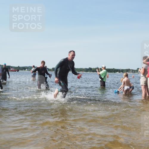 22.06.2025 - Viking Triathlon KatJ http://msf.ph/oto/8110302 22.06.2025 10:39:13 Schwimmen 79, 83, 148, 181, 182, 195, 238, 276, 295, 351, 386, 451, 536, 654 meine-sportfotos.de