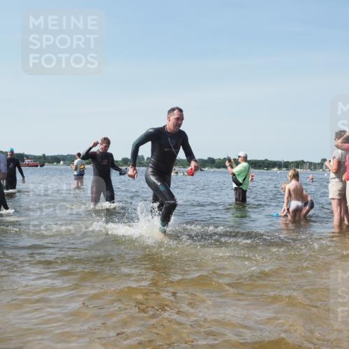 22.06.2025 - Viking Triathlon KatJ http://msf.ph/oto/8110308 22.06.2025 10:39:14 Schwimmen 79, 83, 148, 182, 195, 238, 276, 295, 351, 386, 536, 654 meine-sportfotos.de