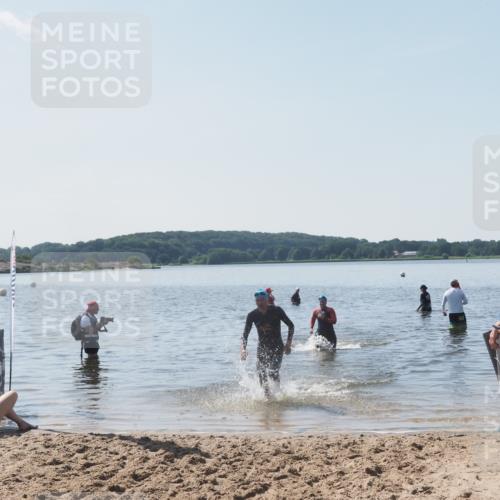 22.06.2025 - Viking Triathlon MichiJ http://msf.ph/oto/8110311 22.06.2025 10:59:32 Schwimmen 459, 476 meine-sportfotos.de