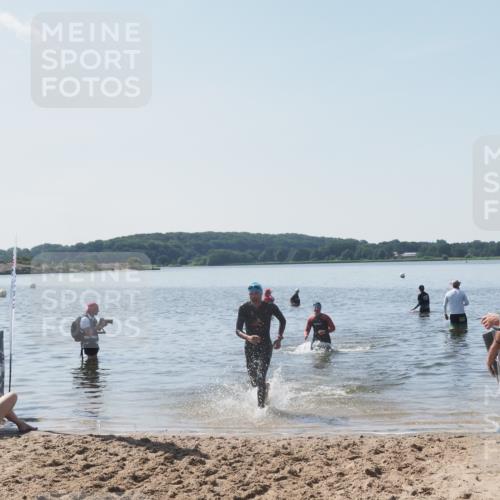 22.06.2025 - Viking Triathlon MichiJ http://msf.ph/oto/8110331 22.06.2025 10:59:32 Schwimmen 459, 476 meine-sportfotos.de