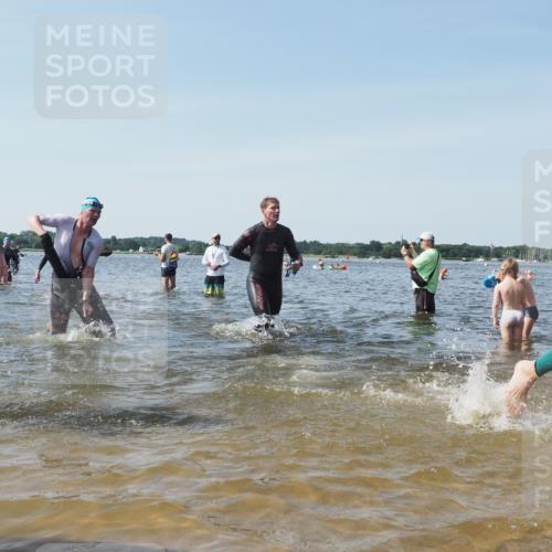 22.06.2025 - Viking Triathlon KatJ http://msf.ph/oto/8110339 22.06.2025 10:39:15 Schwimmen 79, 83, 148, 182, 195, 238, 276, 295, 351, 386, 474, 536, 654 meine-sportfotos.de