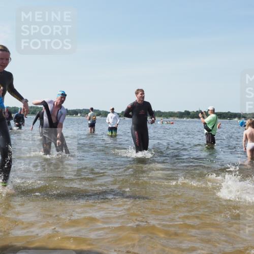 22.06.2025 - Viking Triathlon KatJ http://msf.ph/oto/8110346 22.06.2025 10:39:15 Schwimmen 79, 83, 148, 182, 195, 238, 276, 295, 351, 386, 474, 536, 654 meine-sportfotos.de