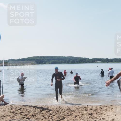 22.06.2025 - Viking Triathlon MichiJ http://msf.ph/oto/8110355 22.06.2025 10:59:33 Schwimmen 459, 476 meine-sportfotos.de
