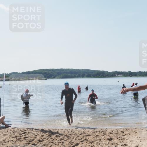22.06.2025 - Viking Triathlon MichiJ http://msf.ph/oto/8110364 22.06.2025 10:59:33 Schwimmen 459, 476 meine-sportfotos.de