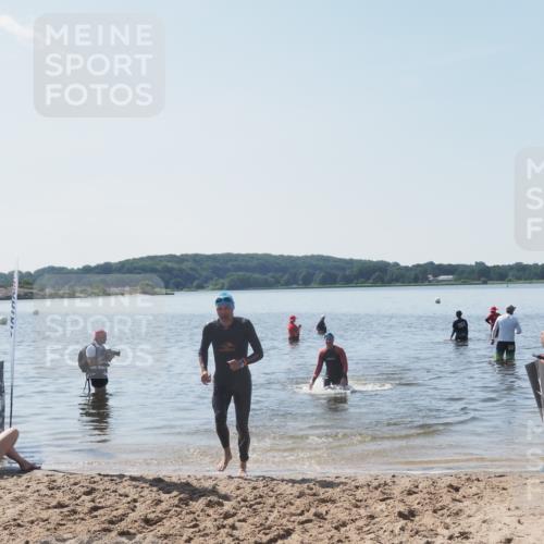 22.06.2025 - Viking Triathlon MichiJ http://msf.ph/oto/8110375 22.06.2025 10:59:33 Schwimmen 459, 476 meine-sportfotos.de