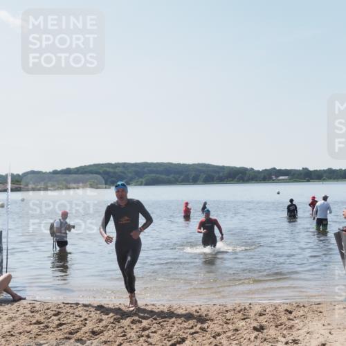 22.06.2025 - Viking Triathlon MichiJ http://msf.ph/oto/8110385 22.06.2025 10:59:33 Schwimmen 459, 476 meine-sportfotos.de