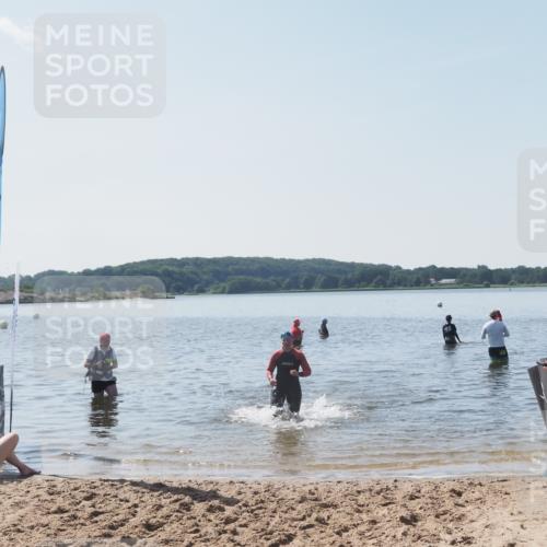 22.06.2025 - Viking Triathlon MichiJ http://msf.ph/oto/8110440 22.06.2025 10:59:35 Schwimmen 459, 476 meine-sportfotos.de