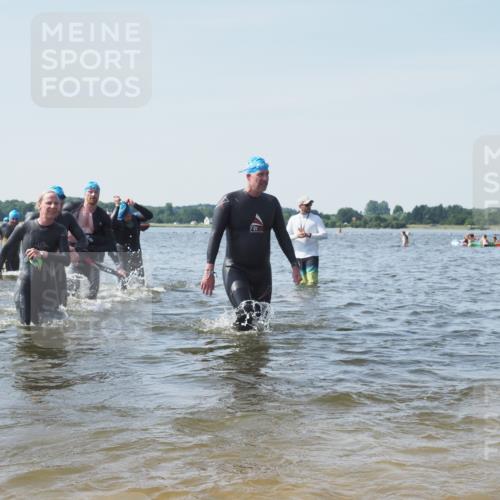 22.06.2025 - Viking Triathlon KatJ http://msf.ph/oto/8110498 22.06.2025 10:39:20 Schwimmen 83, 117, 150, 182, 195, 238, 276, 295, 298, 324, 351, 386, 474, 536 meine-sportfotos.de