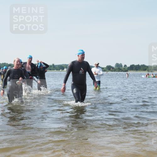 22.06.2025 - Viking Triathlon KatJ http://msf.ph/oto/8110505 22.06.2025 10:39:20 Schwimmen 83, 117, 150, 182, 195, 238, 276, 295, 298, 324, 351, 386, 474, 536 meine-sportfotos.de