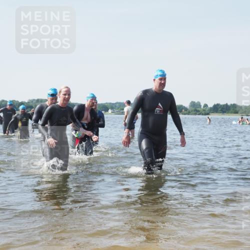 22.06.2025 - Viking Triathlon KatJ http://msf.ph/oto/8110536 22.06.2025 10:39:21 Schwimmen 83, 117, 150, 182, 195, 238, 276, 295, 298, 324, 386, 474, 536 meine-sportfotos.de