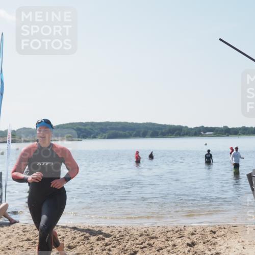 22.06.2025 - Viking Triathlon MichiJ http://msf.ph/oto/8110651 22.06.2025 10:59:39 Schwimmen 476 meine-sportfotos.de