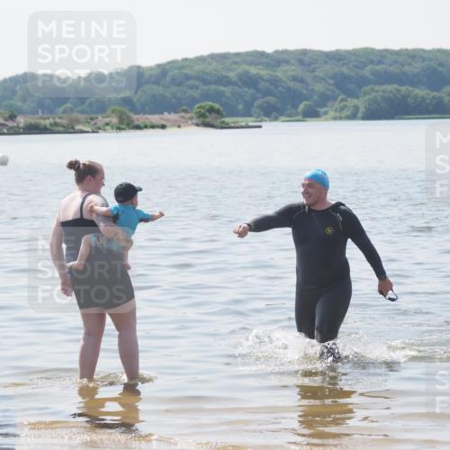 22.06.2025 - Viking Triathlon MichiJ http://msf.ph/oto/8110706 22.06.2025 11:06:19 Schwimmen 303 meine-sportfotos.de