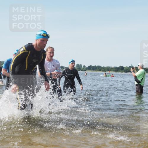 22.06.2025 - Viking Triathlon KatJ http://msf.ph/oto/8110826 22.06.2025 10:39:31 Schwimmen 25, 83, 86, 93, 117, 138, 150, 195, 238, 244, 298, 324, 337, 474, 529 meine-sportfotos.de