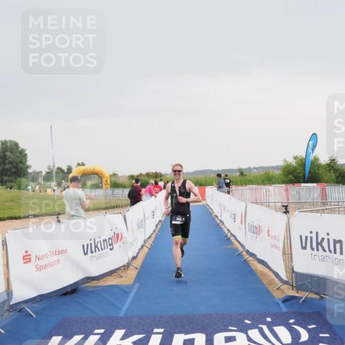 22.06.2025 - Viking Triathlon MichiJ http://msf.ph/oto/8110960 22.06.2025 16:39:43 Ziel 144 meine-sportfotos.de