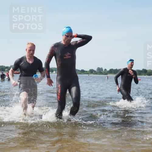 22.06.2025 - Viking Triathlon KatJ http://msf.ph/oto/8110970 22.06.2025 10:39:36 Schwimmen 25, 29, 86, 93, 117, 138, 150, 244, 298, 324, 337, 423, 474, 529 meine-sportfotos.de