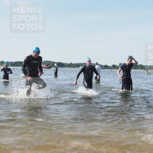 22.06.2025 - Viking Triathlon KatJ http://msf.ph/oto/8110993 22.06.2025 10:39:39 Schwimmen 25, 29, 86, 93, 117, 138, 150, 244, 337, 423, 529 meine-sportfotos.de