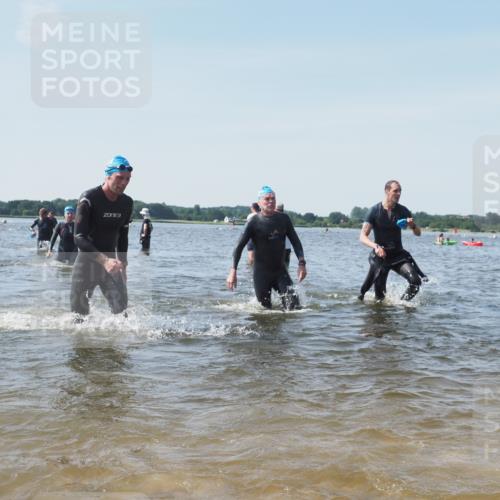 22.06.2025 - Viking Triathlon KatJ http://msf.ph/oto/8111019 22.06.2025 10:39:39 Schwimmen 25, 29, 86, 93, 117, 138, 150, 244, 337, 423, 529 meine-sportfotos.de