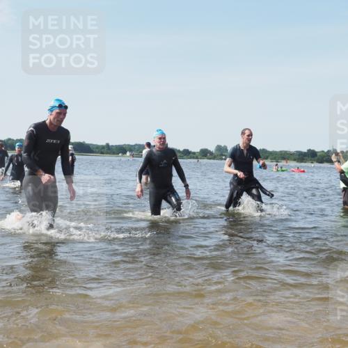 22.06.2025 - Viking Triathlon KatJ http://msf.ph/oto/8111023 22.06.2025 10:39:39 Schwimmen 25, 29, 86, 93, 117, 138, 150, 244, 337, 423, 529 meine-sportfotos.de