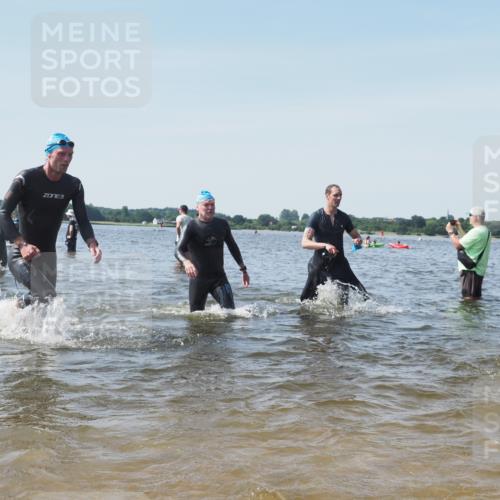 22.06.2025 - Viking Triathlon KatJ http://msf.ph/oto/8111031 22.06.2025 10:39:40 Schwimmen 25, 29, 86, 93, 117, 138, 150, 244, 337, 423, 518, 529 meine-sportfotos.de