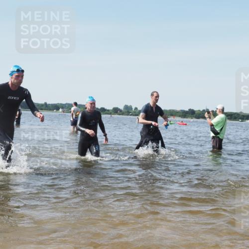 22.06.2025 - Viking Triathlon KatJ http://msf.ph/oto/8111039 22.06.2025 10:39:40 Schwimmen 25, 29, 86, 93, 117, 138, 150, 244, 337, 423, 518, 529 meine-sportfotos.de