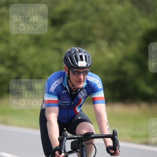 22.06.2025 - Viking Triathlon Yannick Fuchs http://msf.ph/oto/8111084 22.06.2025 11:35:44 Radfahren 5, 108, 196, 229, 242, 271, 294, 301, 429, 435, 486, 519, 647 meine-sportfotos.de