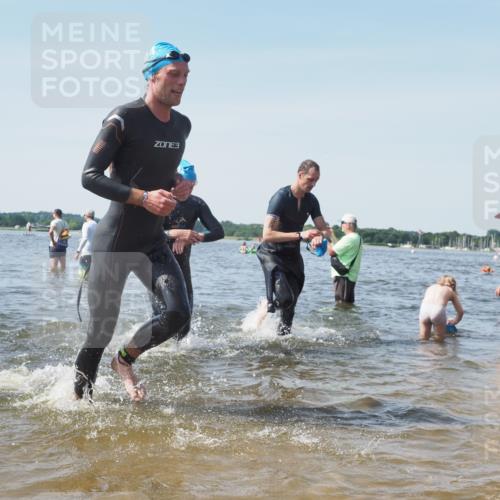 22.06.2025 - Viking Triathlon KatJ http://msf.ph/oto/8111112 22.06.2025 10:39:41 Schwimmen 25, 29, 86, 93, 138, 150, 244, 337, 423, 518, 529 meine-sportfotos.de