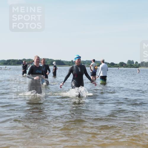 22.06.2025 - Viking Triathlon KatJ http://msf.ph/oto/8111161 22.06.2025 10:39:44 Schwimmen 25, 29, 86, 138, 244, 337, 423, 437, 518, 529 meine-sportfotos.de