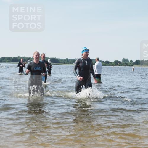 22.06.2025 - Viking Triathlon KatJ http://msf.ph/oto/8111194 22.06.2025 10:39:45 Schwimmen 25, 29, 86, 138, 244, 423, 437, 518, 529 meine-sportfotos.de