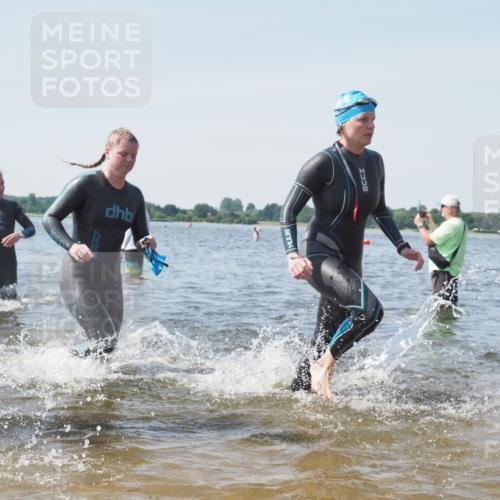 22.06.2025 - Viking Triathlon KatJ http://msf.ph/oto/8111267 22.06.2025 10:39:47 Schwimmen 25, 29, 86, 244, 283, 423, 437, 518 meine-sportfotos.de