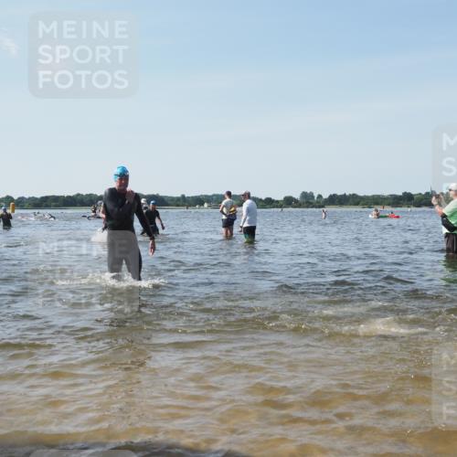 22.06.2025 - Viking Triathlon KatJ http://msf.ph/oto/8111355 22.06.2025 10:39:51 Schwimmen 25, 29, 244, 283, 423, 437, 518 meine-sportfotos.de