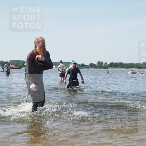 22.06.2025 - Viking Triathlon KatJ http://msf.ph/oto/8111633 22.06.2025 10:39:58 Schwimmen 283, 437, 518, 538 meine-sportfotos.de