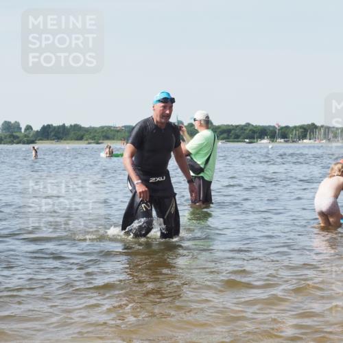 22.06.2025 - Viking Triathlon KatJ http://msf.ph/oto/8111674 22.06.2025 10:40:03 Schwimmen 248, 283, 437, 538 meine-sportfotos.de