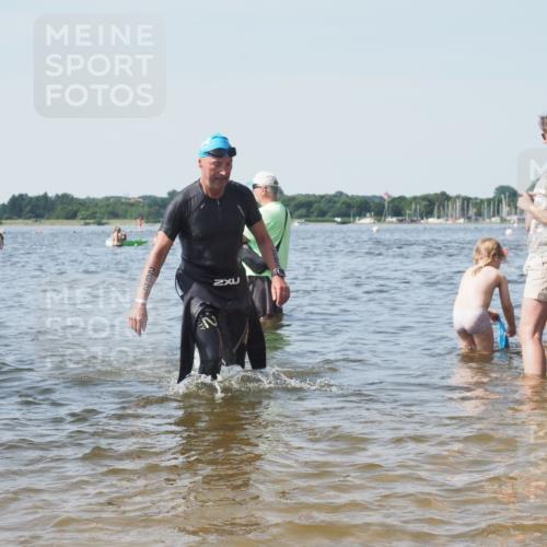 22.06.2025 - Viking Triathlon KatJ http://msf.ph/oto/8111703 22.06.2025 10:40:03 Schwimmen 248, 283, 437, 538 meine-sportfotos.de