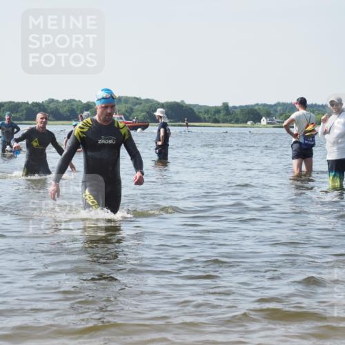 22.06.2025 - Viking Triathlon KatJ http://msf.ph/oto/8111735 22.06.2025 10:40:07 Schwimmen 248, 283, 394, 538, 553 meine-sportfotos.de
